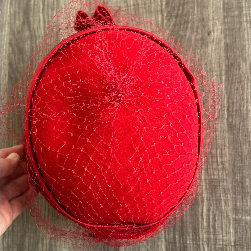 Vintage Voguemont Bucket Hat Veiled‎ Red Wool Felt/Bow Church Broadway City